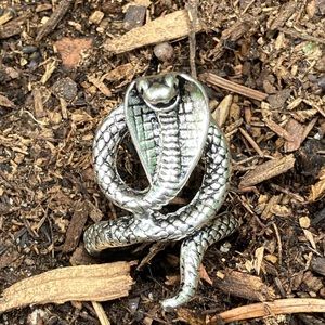 Vintage-Style Punk Cobra Wrap Around Silver Alloy Adjustable Ring Size 7 (H218)